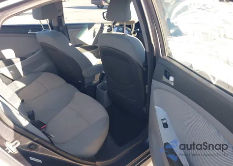 2013 Hyundai Accent Gls z USA, uszkodzony, nr VIN KMHCT4AE3DU357852